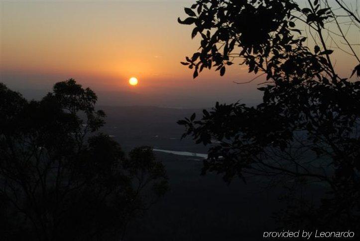 Witches Falls Cottages ภูเขาแทมโบรีน ภายนอก รูปภาพ
