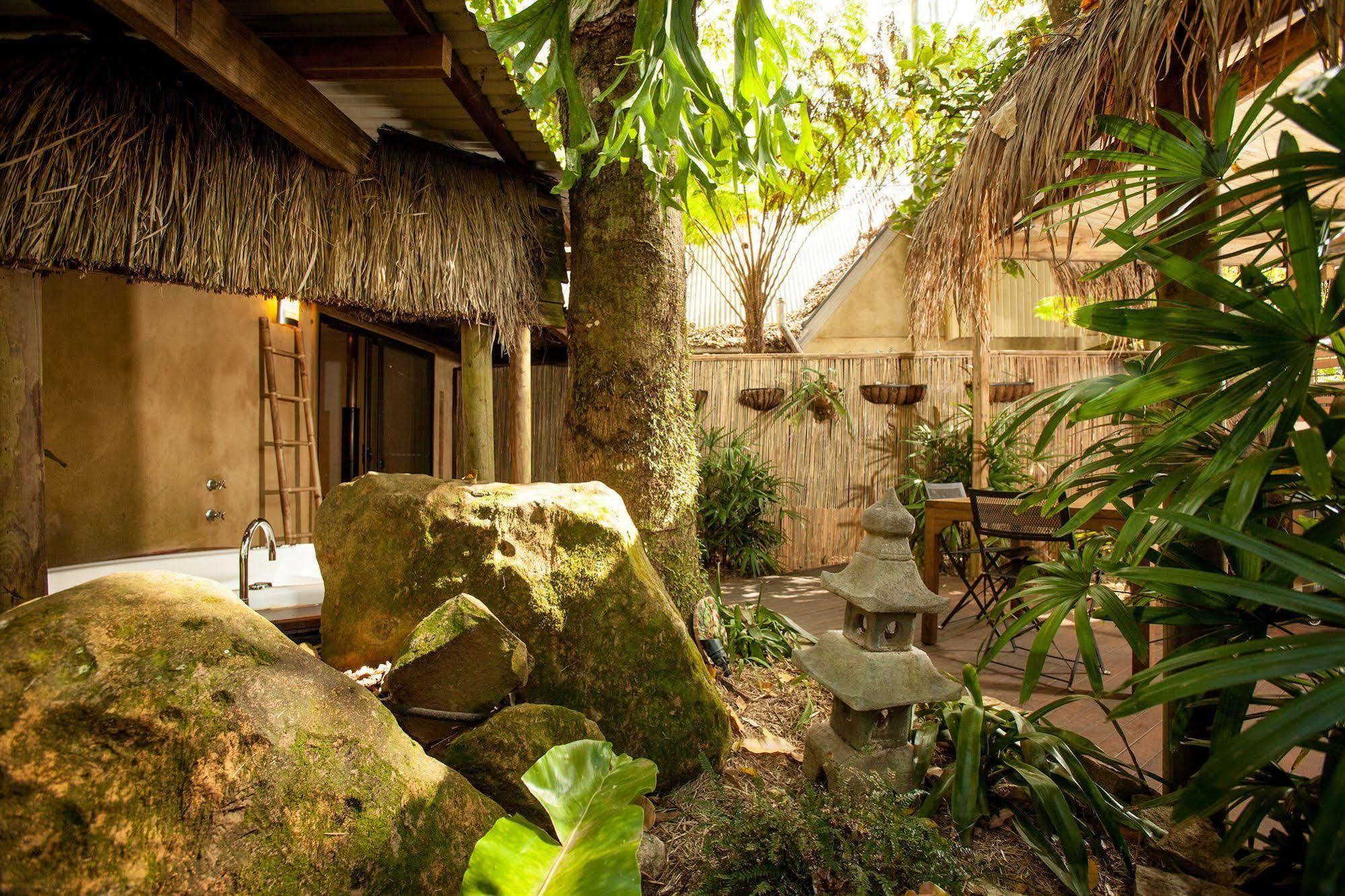 Witches Falls Cottages ภูเขาแทมโบรีน ภายนอก รูปภาพ